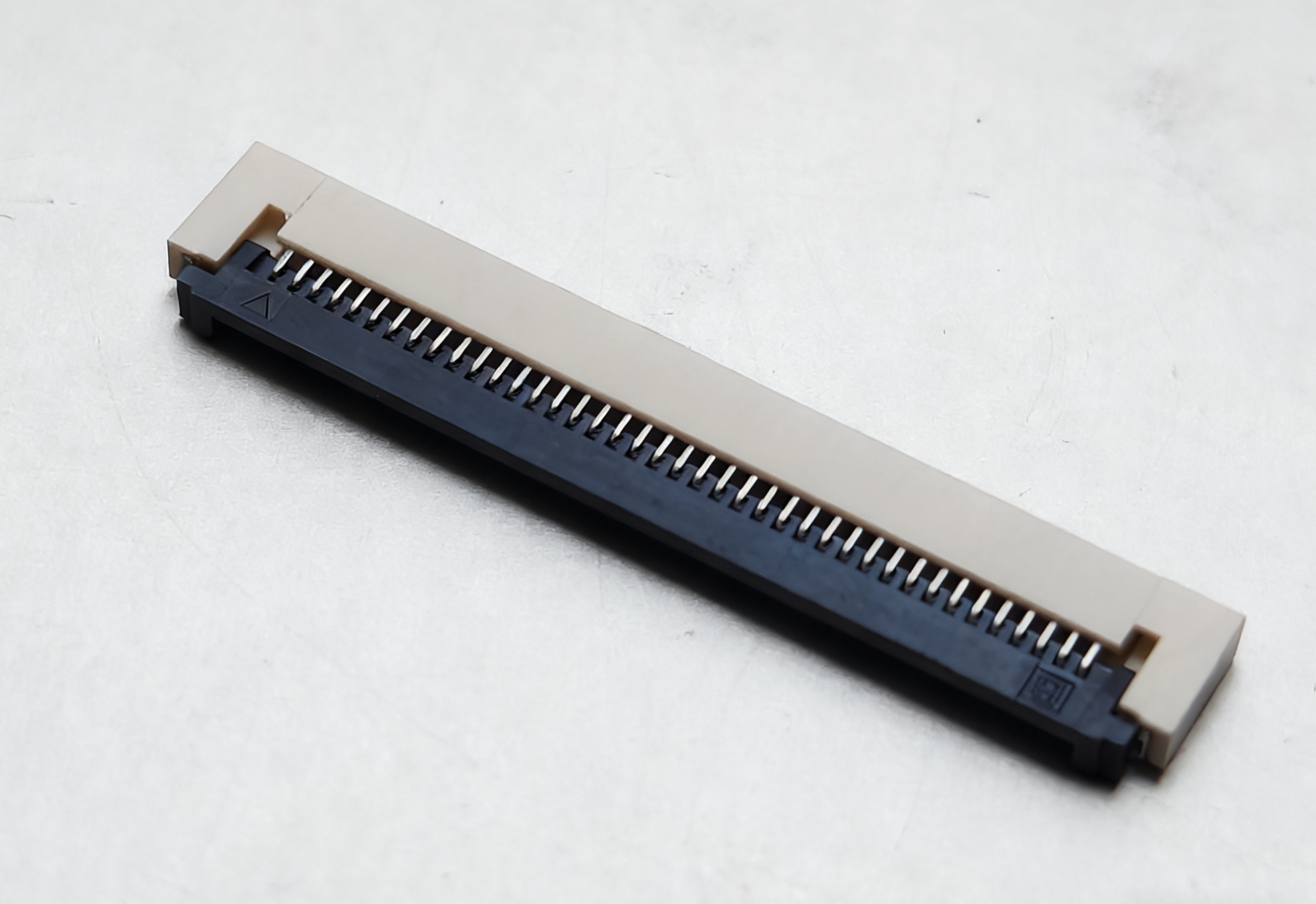 0.5间距H1.5厚前翻盖系列